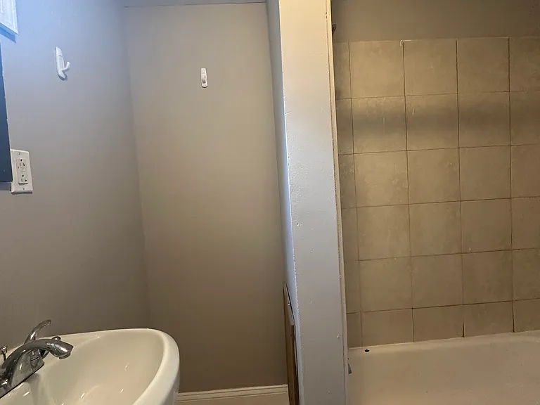 725 Wharton St #3 — Photo 8