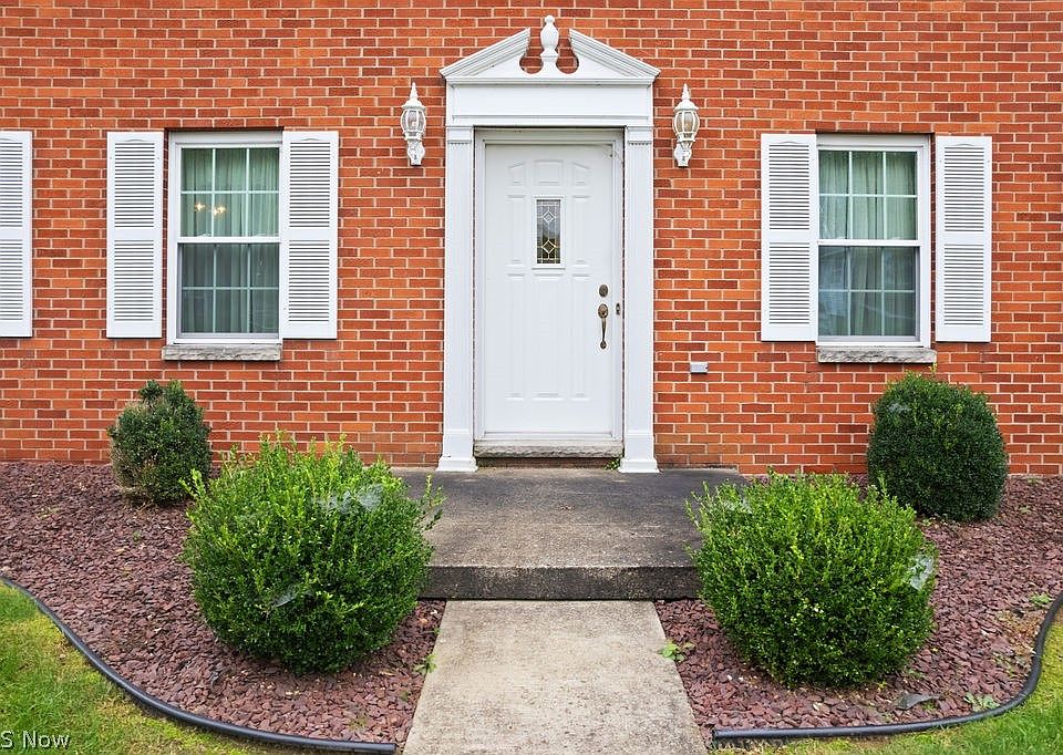1st image of 606 51st St