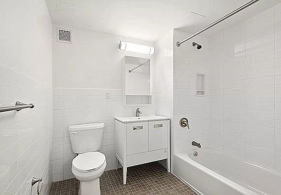 4th image of 265 Van Brunt St APT 2G