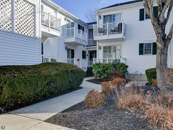 2nd image of 220 Alexandria Way