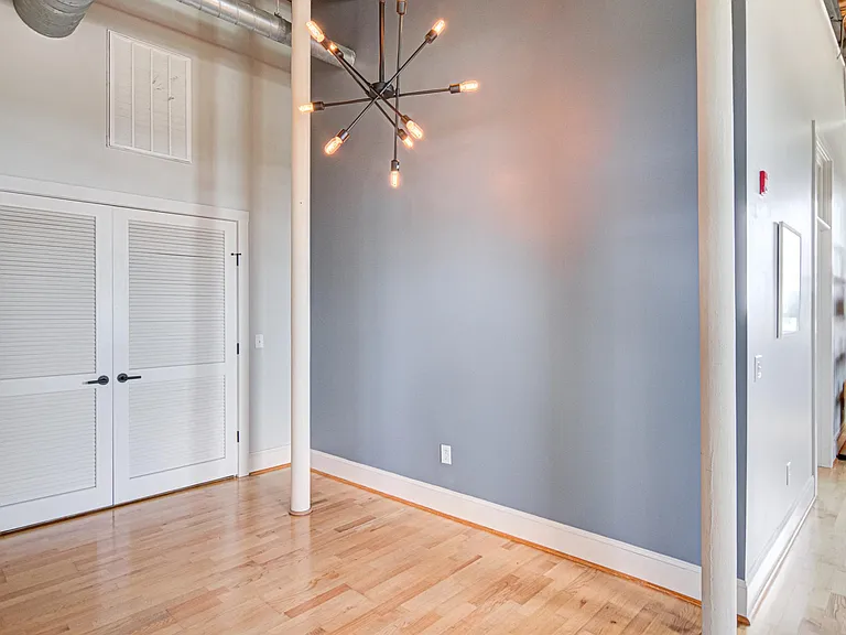 836 Oak St #500 — Photo 13