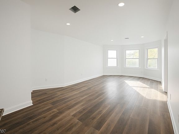 2nd image of 506 21St St