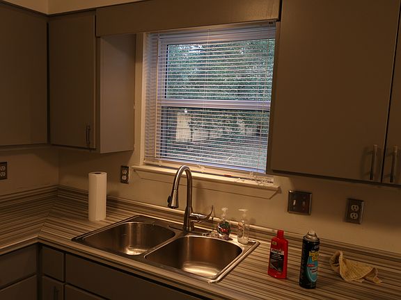 4th image of 6625 Black Oak Pl