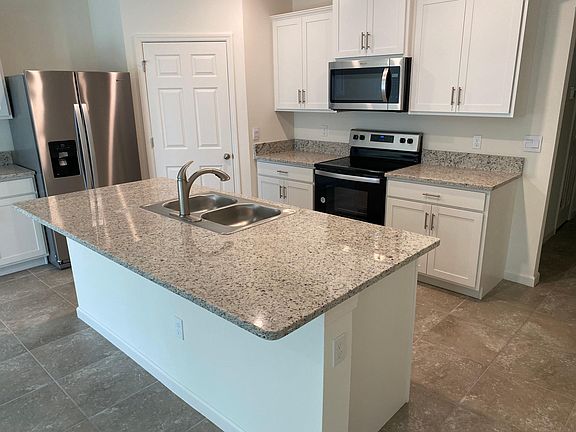 FULLY EQUIPPED BRAND NEW KITCHEN