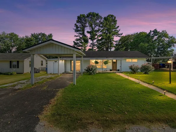413 Sampson Ave, Adairville, KY 42202