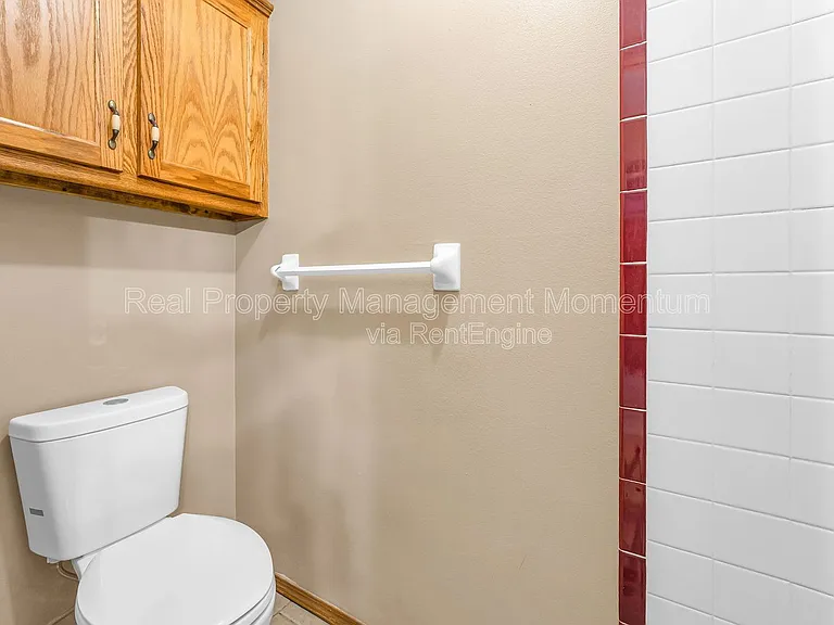 2671 N Cedar Ave — Photo 22