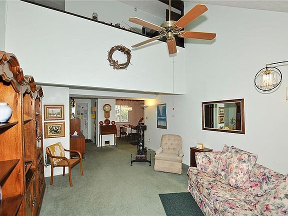 4th image of 7979 Benjamin Dr
