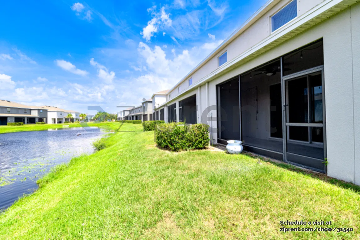 3 bed, 2.5 bath, 1707 sqft, $2,300 — Photo 4