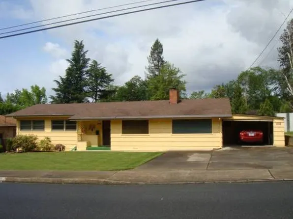 1320 NE 10th St, Grants Pass, OR 97526