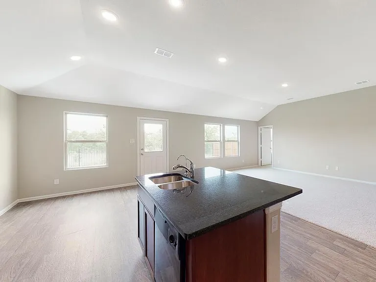 404 Bronze Forest Dr — Photo 24