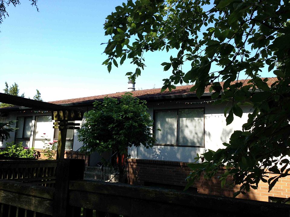2nd image of 8415 8th Ave NE