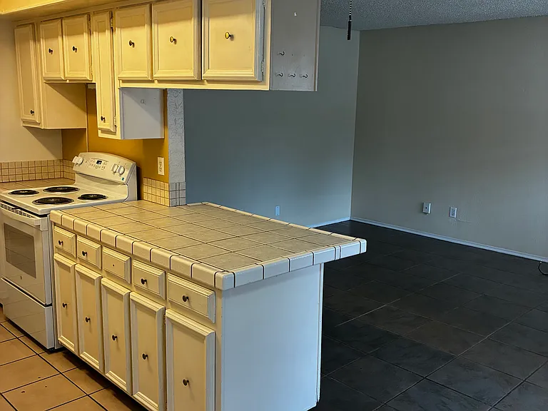 6700 Escondido Dr — Photo 2