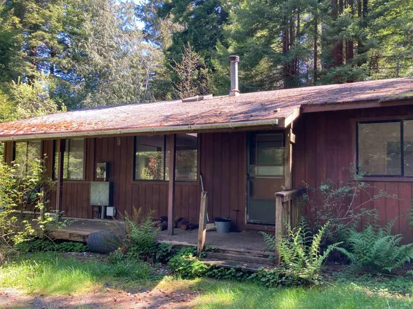901 Park Pl, Crescent City, CA 95531