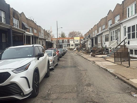 5th image of 2049 Aikens St