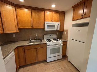 39 Kingstown Way APT 5, Duxbury, MA 02332