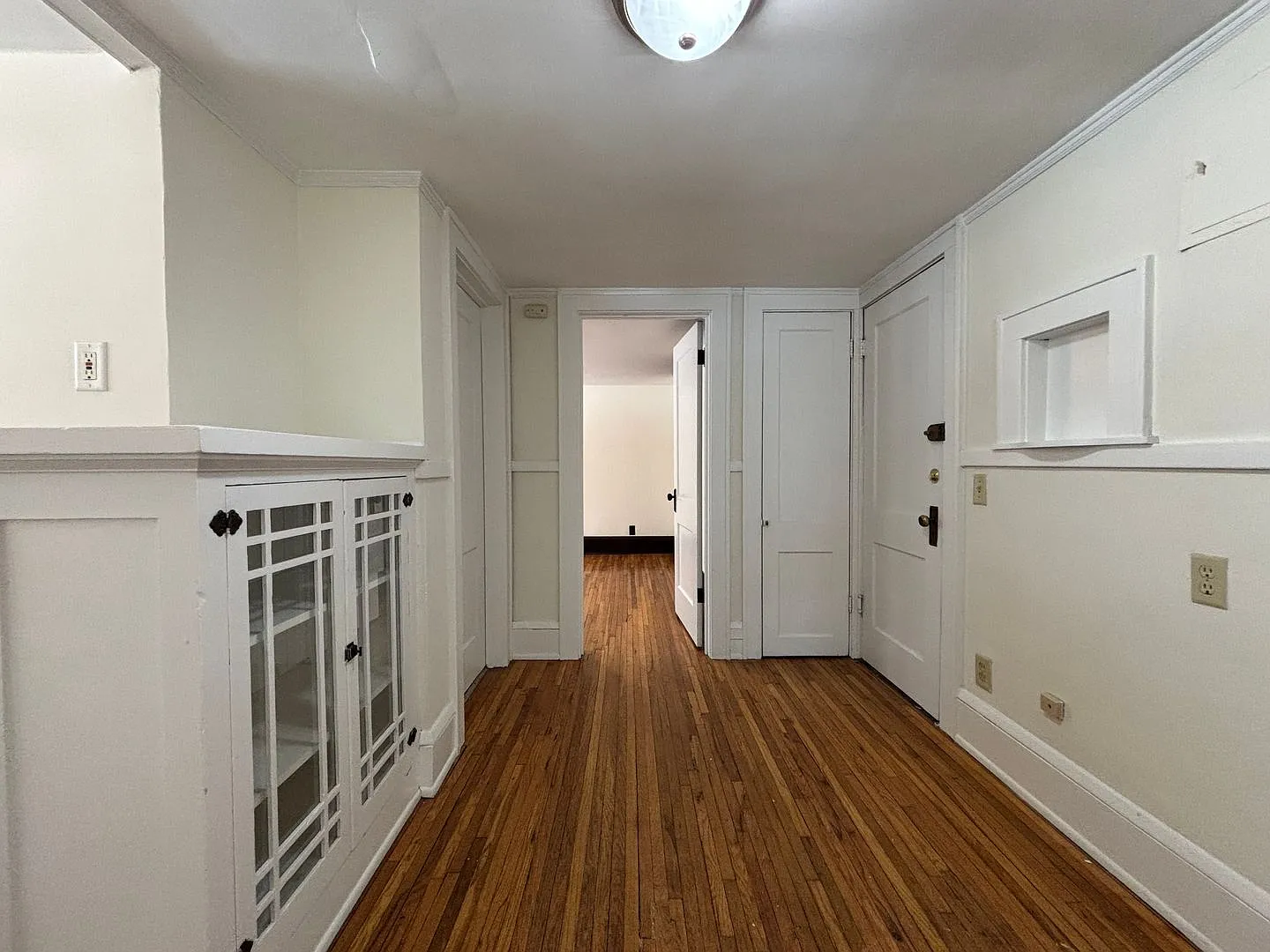 1091 Goodrich Ave — Photo 4