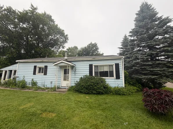 179 Loomis St, Sparta, MI 49345