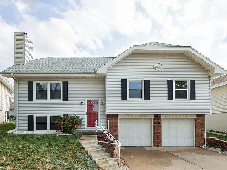 13435 Westwood Ln — Photo 2