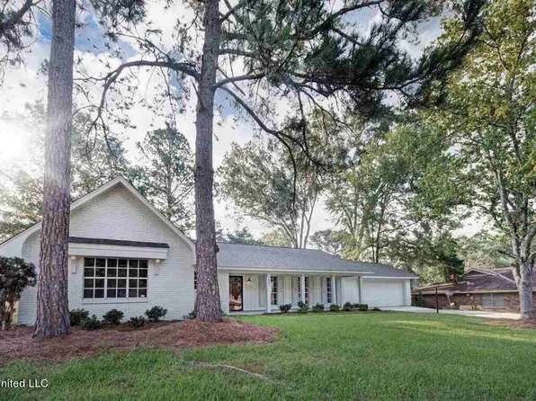 1445 Woodfield Dr, Jackson, MS 39211