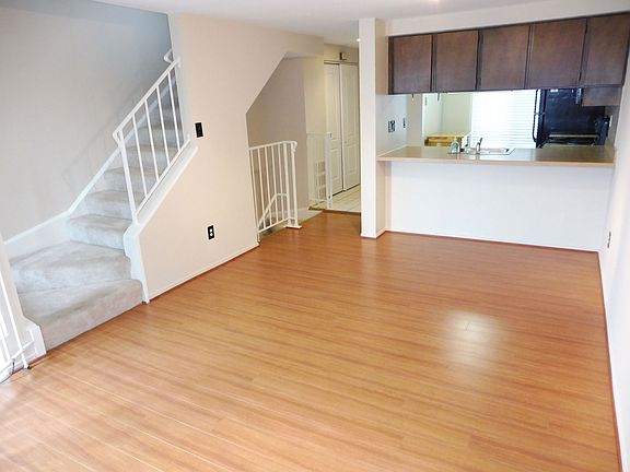 2nd image of 9633 Brassie Way
