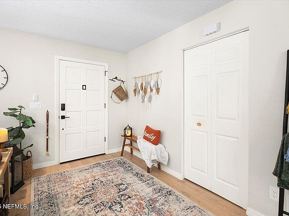 3rd image of 21 FILBERT Lane