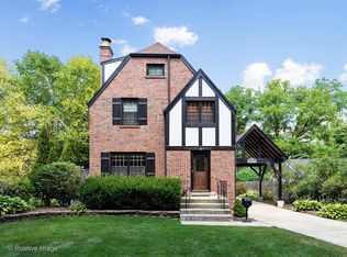 386 Linden St, Glen Ellyn, IL