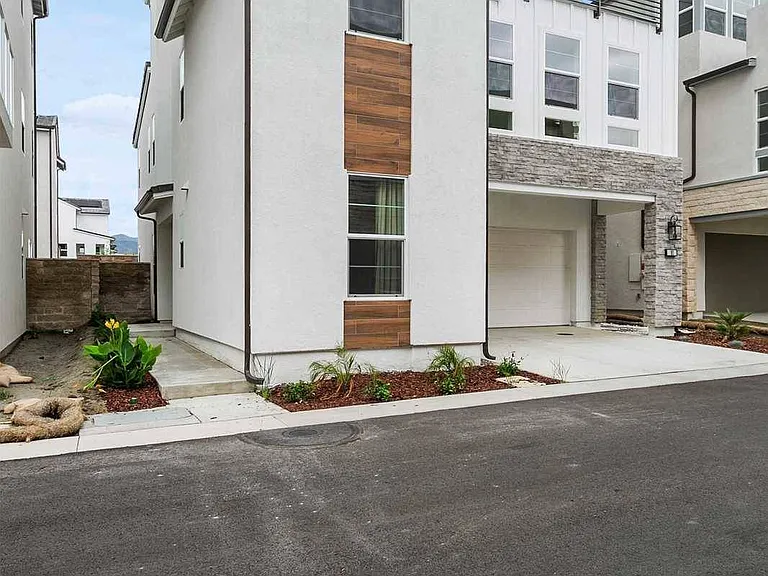181 Pin Ln — Photo 26