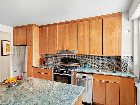3rd image of 475 Franklin D Roosevelt Dr Unit K1302