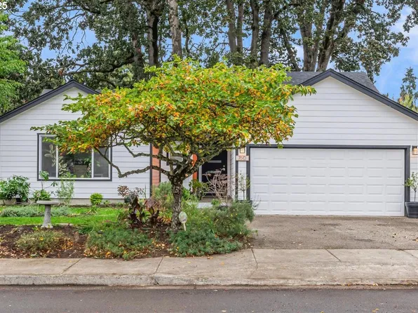 750 Logan Ln, Dundee, OR 97115
