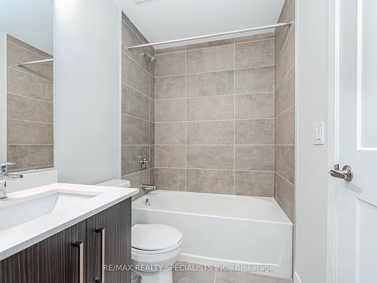 15 Queen St S #2206 — Photo 16