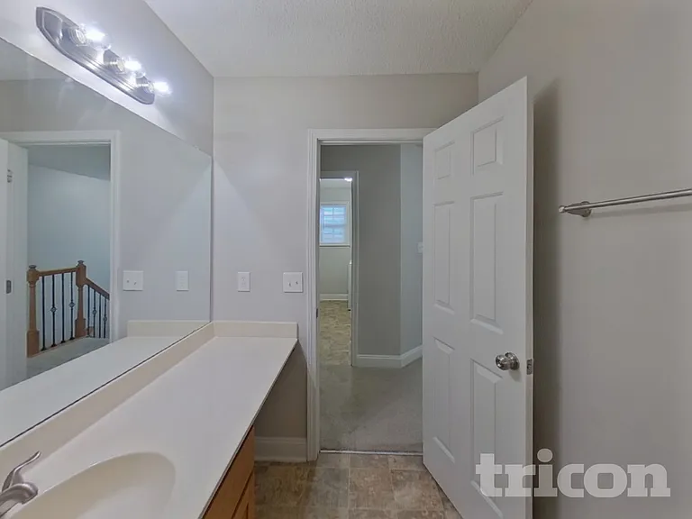 13706 Traherne Ct — Photo 16