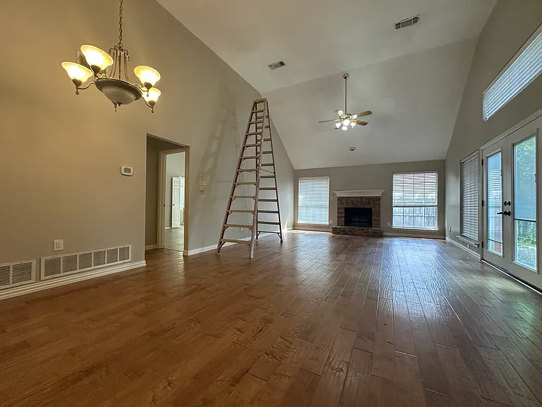 311 Eagle Point — Photo 6
