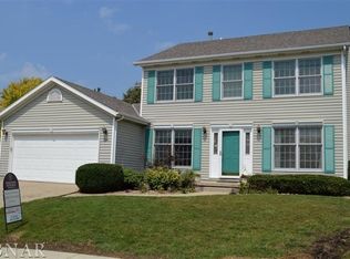 104 Windward Ct, Bloomington, IL