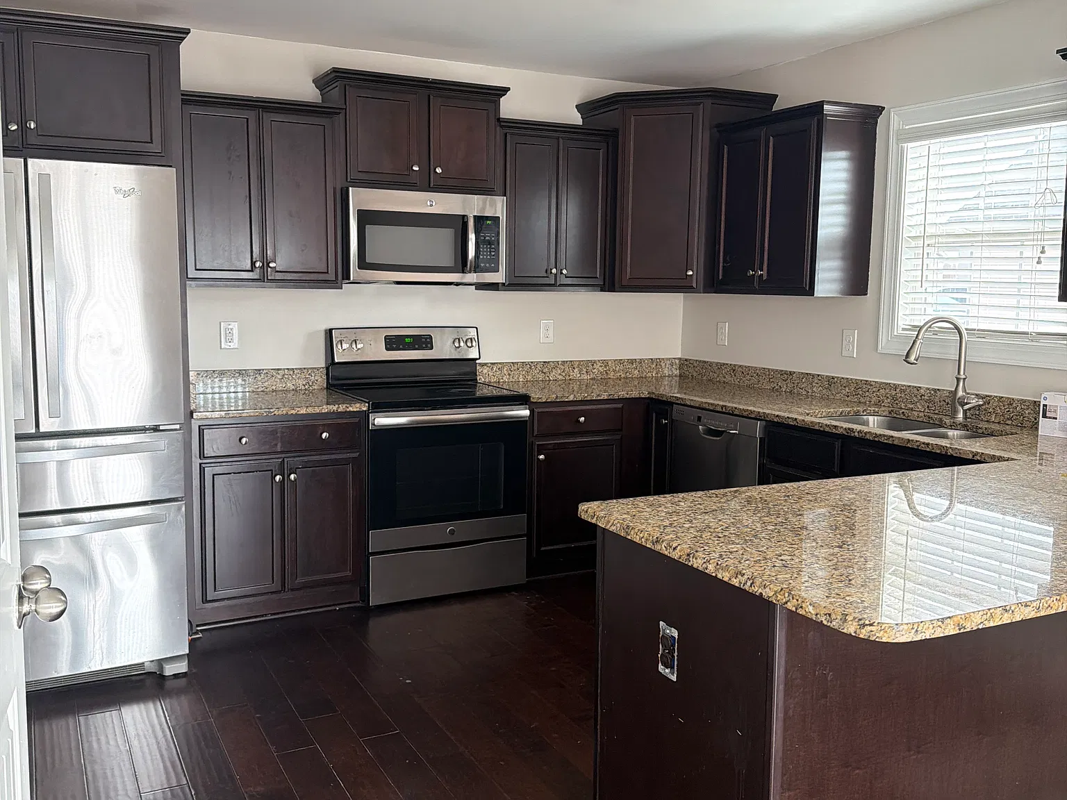 3 bed, 1518 sqft, $2,400 — Photo 4