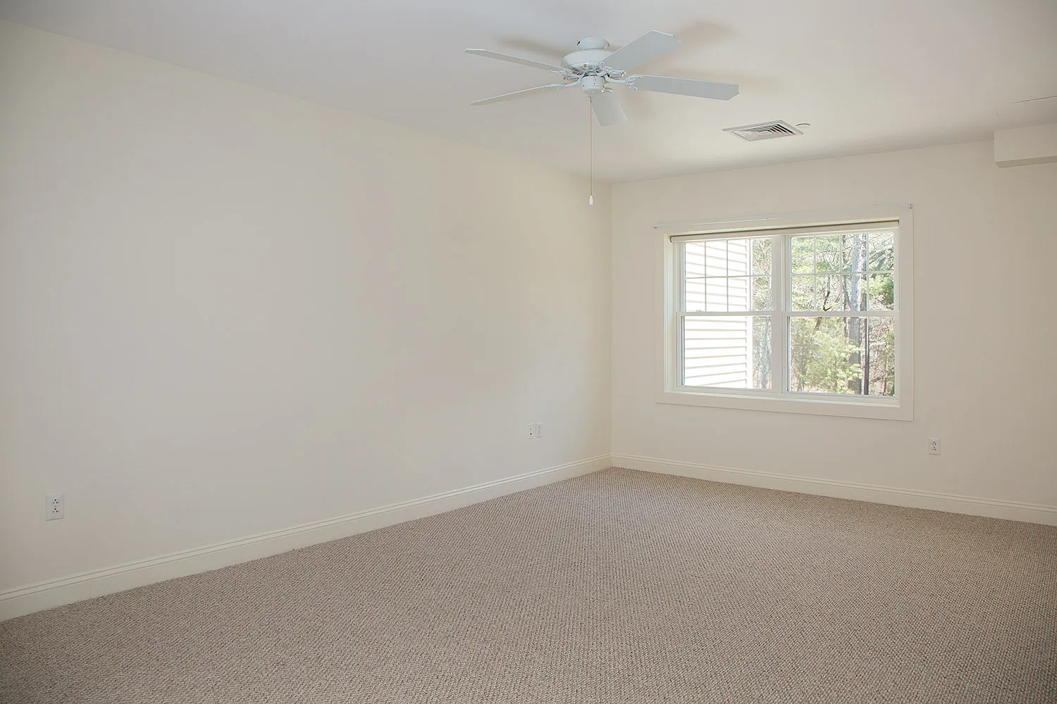 Warner Woods Apartments — Photo 4