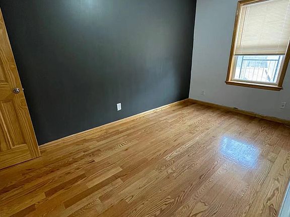 3rd image of 101-08 31ave E Floor 2