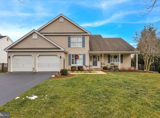 1102 Pepper Ridge Dr, Reading, PA 19606