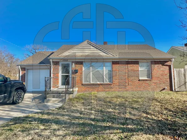 1258 N Crestway St, Wichita, KS 67208