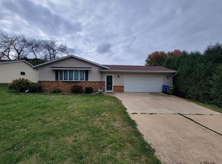 1004 Prospect St, Cresco, IA 52136
