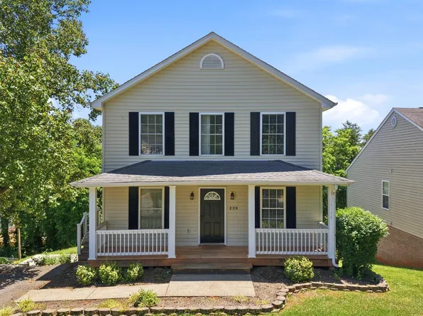 229 Towne Crier Rd, Lynchburg, VA 24502