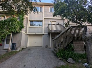 30 Green Valley Dr #9, Kitchener, ON N2P1G8
