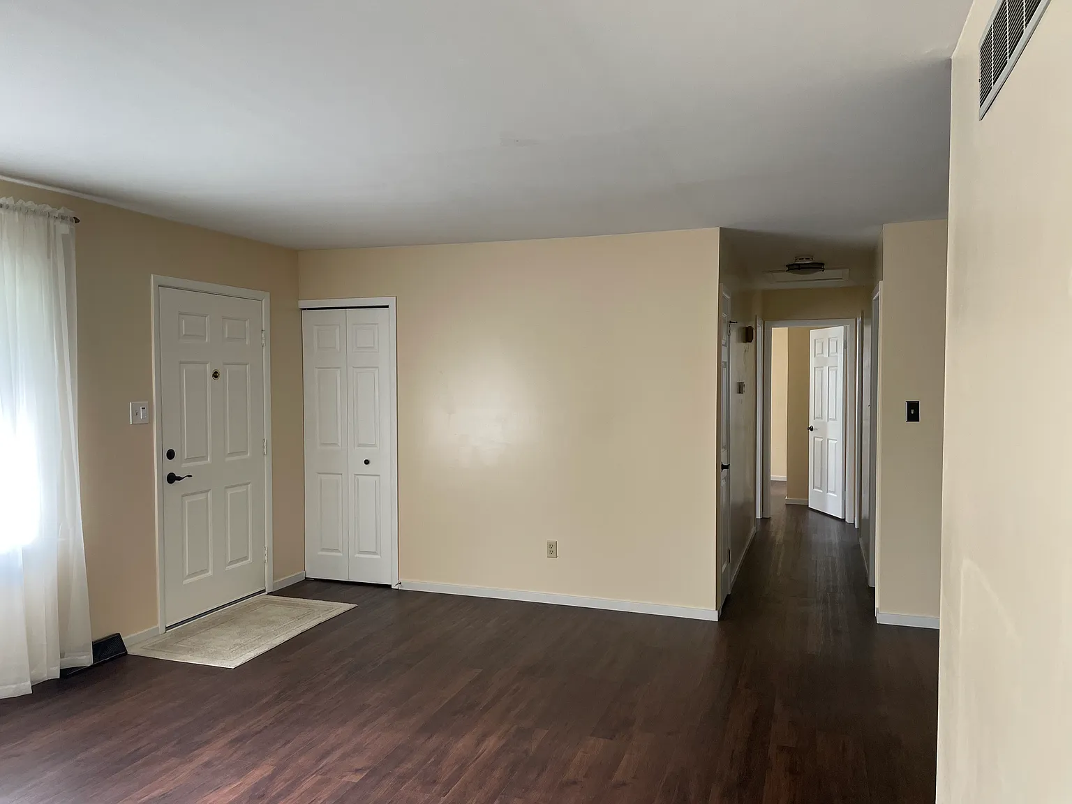 1561 James Ct — Photo 4