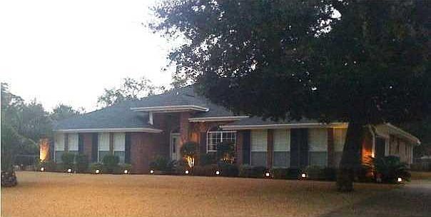 1st image of 6621 Fairmont St