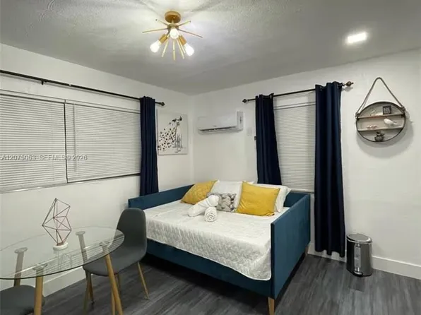 2216 Fillmore St, Hollywood, FL