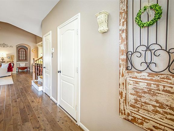 3rd image of 16807 Highland Country Dr
