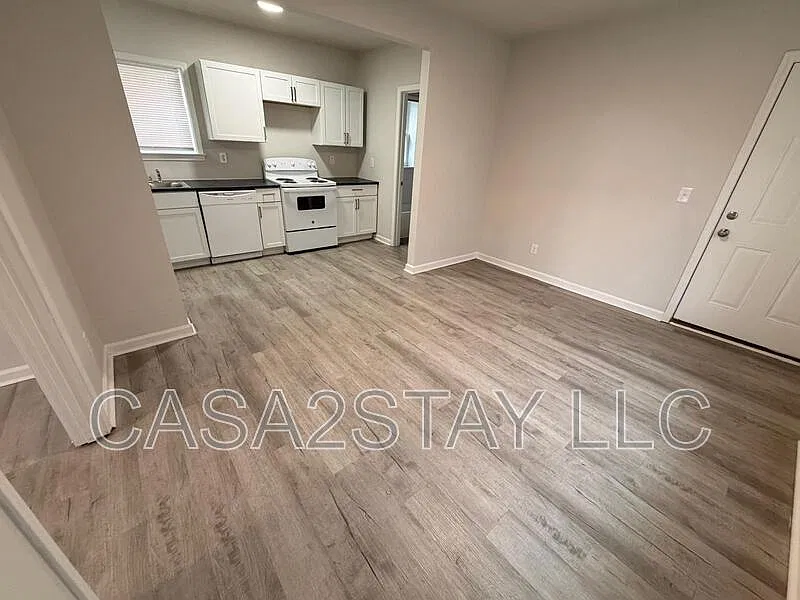 1 bed, 1.0 bath, $795 — Photo 3