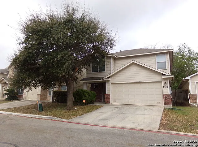 3 bed, 2.5 bath, 1570 sqft, $1,800 — Photo 2