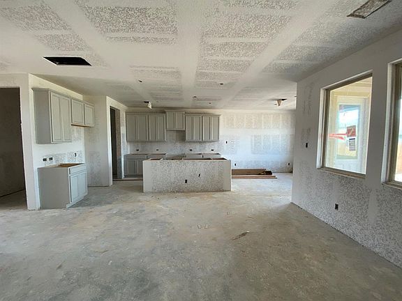 4th image of 9819 Willow Crown Ln