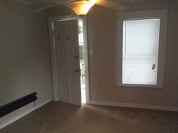 3rd image of 2010 28th Ave N APT 4