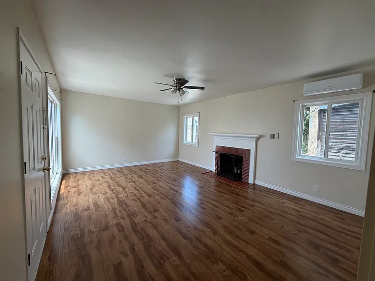 2642 Grand Ave — Photo 3